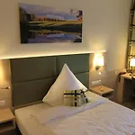 Waldhotel Zum Bergsee 3*