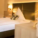 Hotel Waldhotel Zum Bergsee 3*