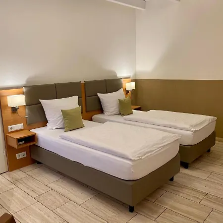 Waldhotel Zum Bergsee 다머