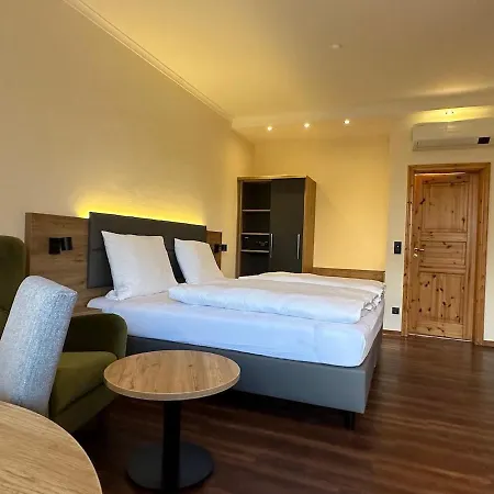 Waldhotel Zum Bergsee 3* Damme