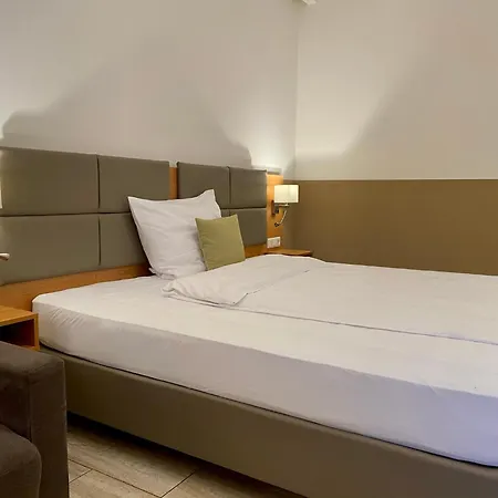 Waldhotel Zum Bergsee 3*