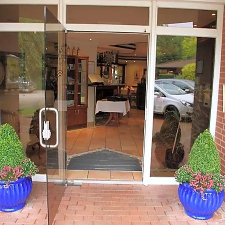 Waldhotel Zum Bergsee 酒店 3*