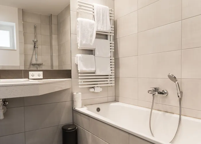 Hotel Waldhotel Zum Bergsee 3*